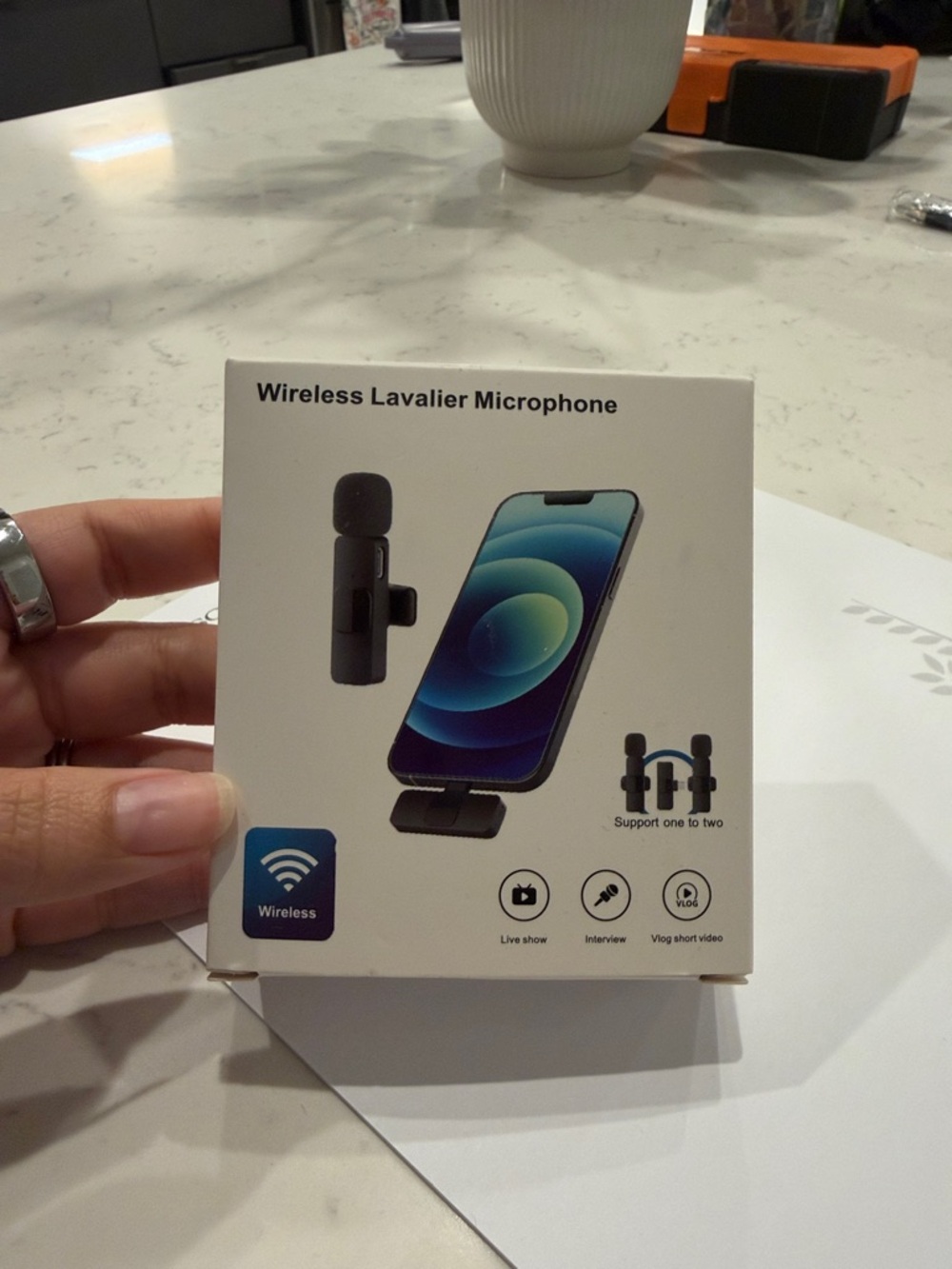 Wireless Lavalier Microphone for Smartphones - Black